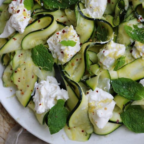 sommersalat med squash, citron og hvidløg